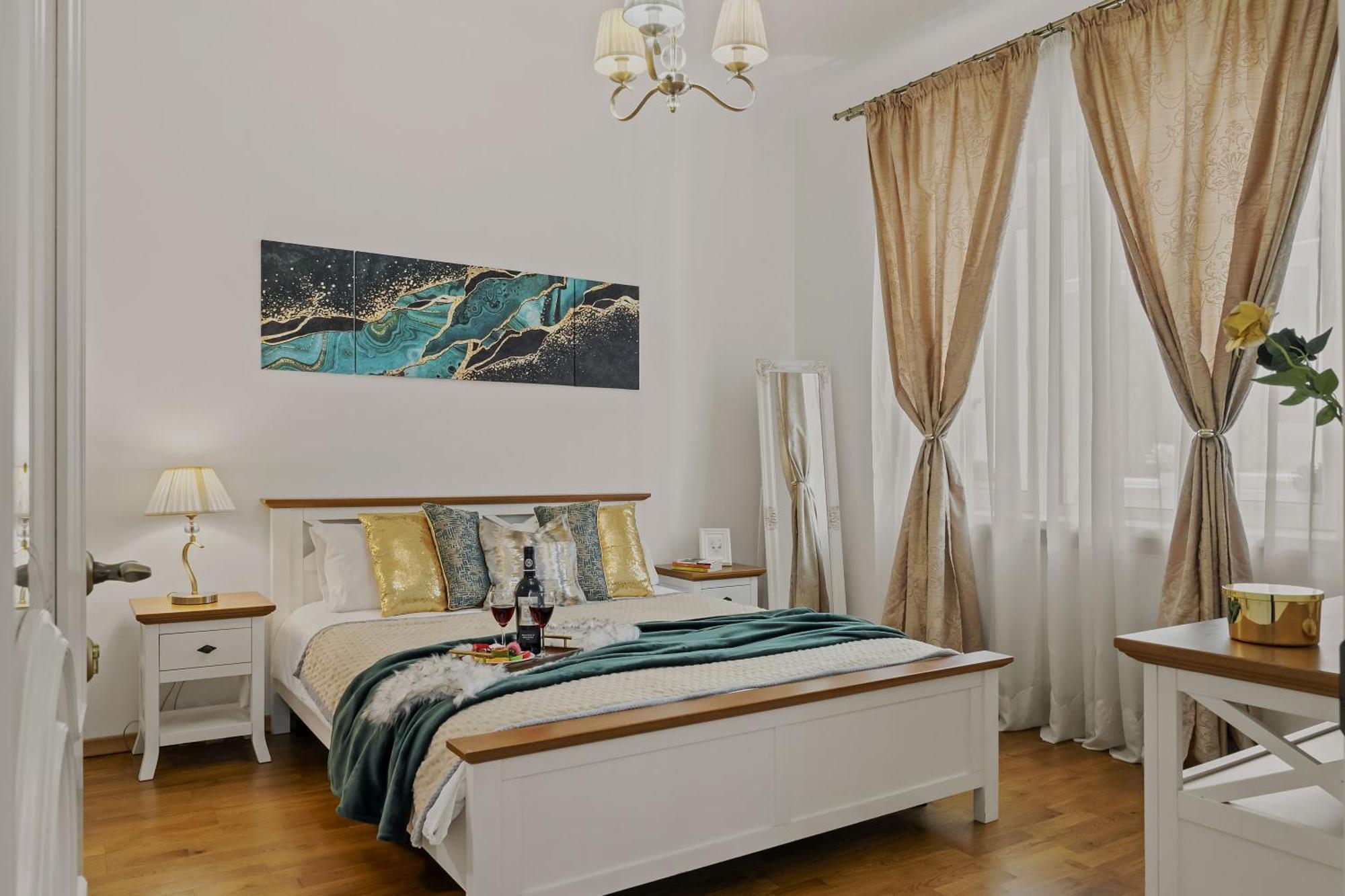 Sweet Luxury Three Rooms Apartment City Center Universitate Bukarest Eksteriør billede