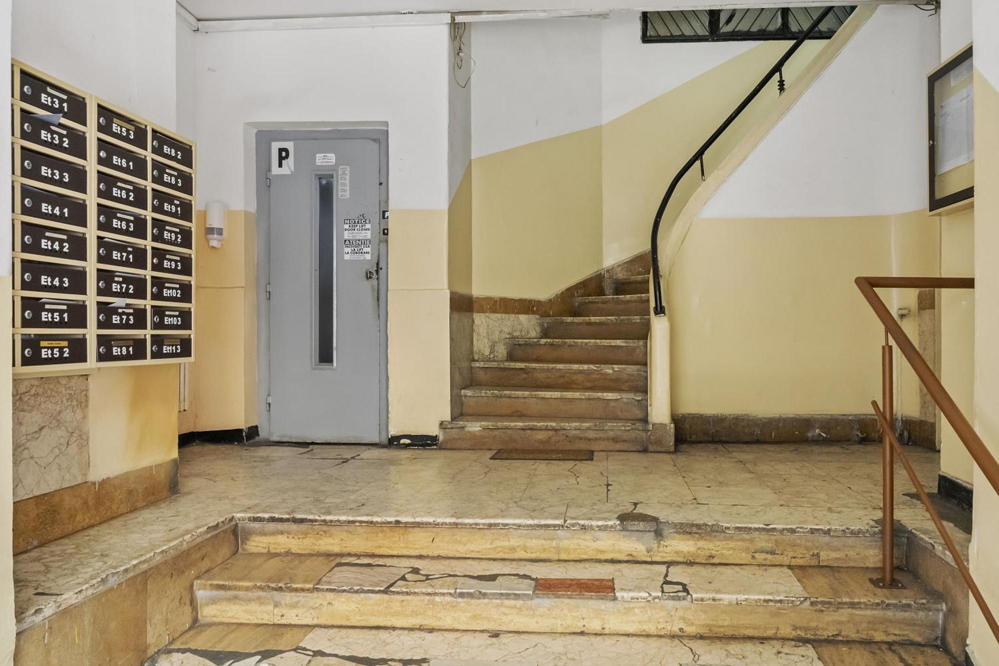 Sweet Luxury Three Rooms Apartment City Center Universitate Bukarest Eksteriør billede