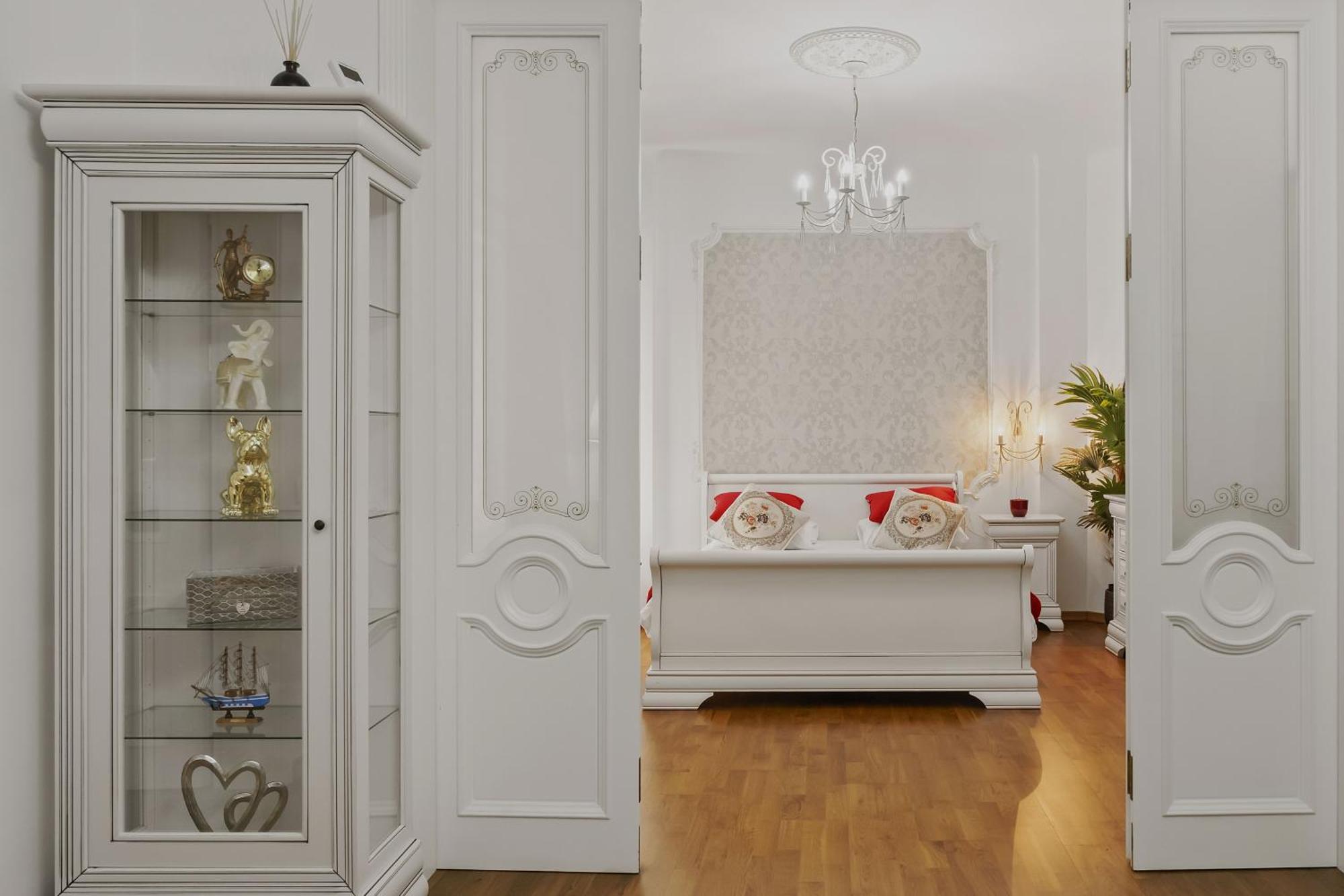 Sweet Luxury Three Rooms Apartment City Center Universitate Bukarest Eksteriør billede