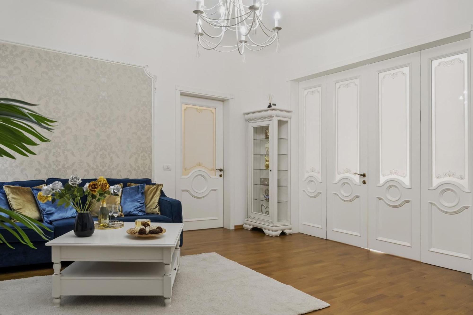 Sweet Luxury Three Rooms Apartment City Center Universitate Bukarest Eksteriør billede