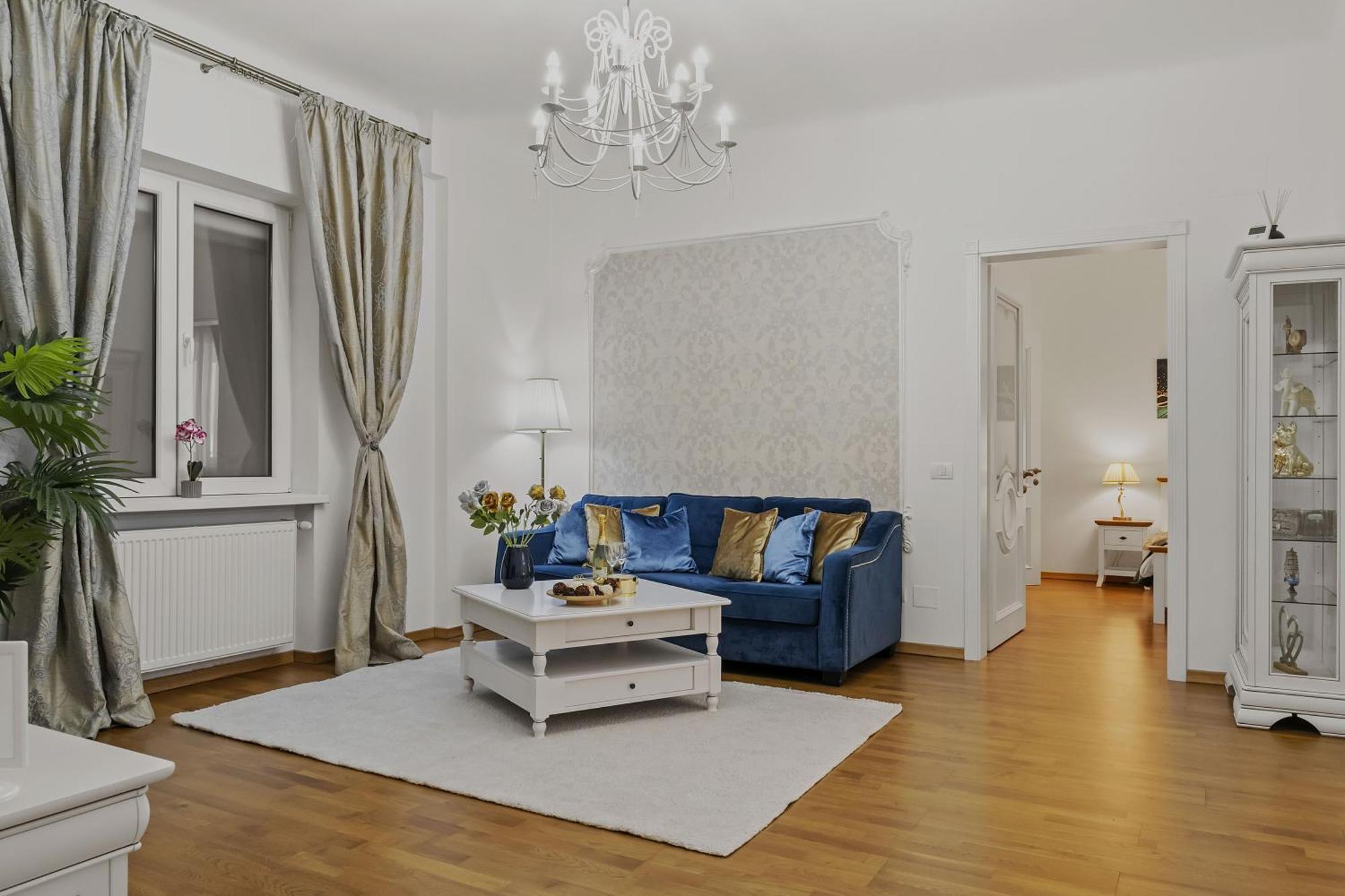 Sweet Luxury Three Rooms Apartment City Center Universitate Bukarest Eksteriør billede