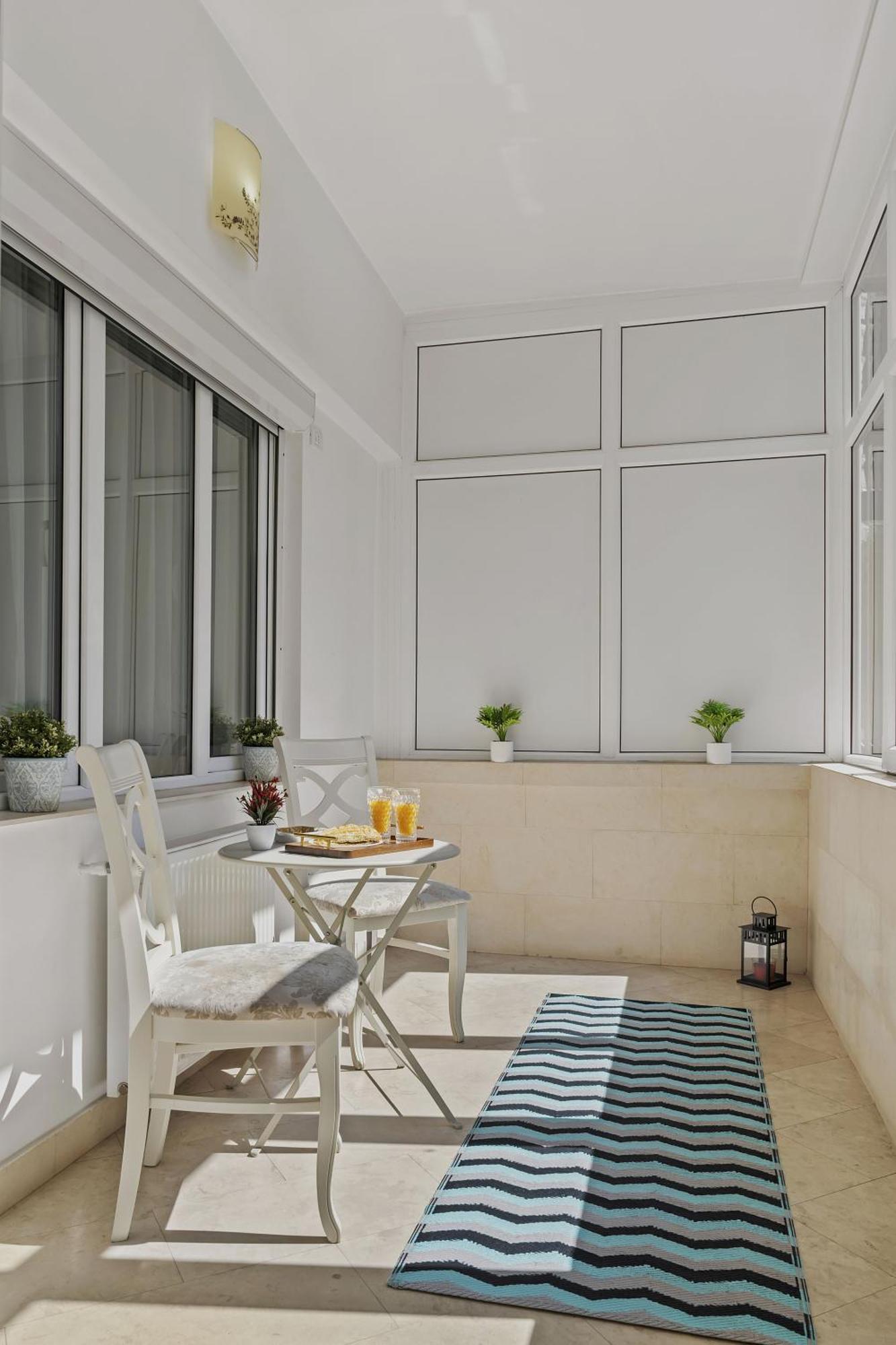 Sweet Luxury Three Rooms Apartment City Center Universitate Bukarest Eksteriør billede