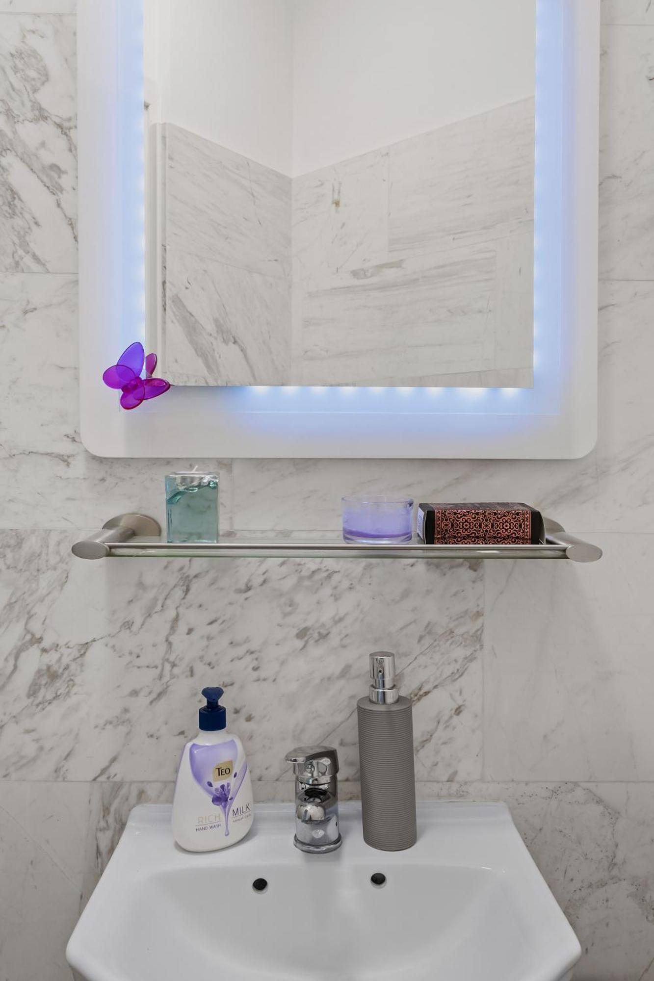 Sweet Luxury Three Rooms Apartment City Center Universitate Bukarest Eksteriør billede